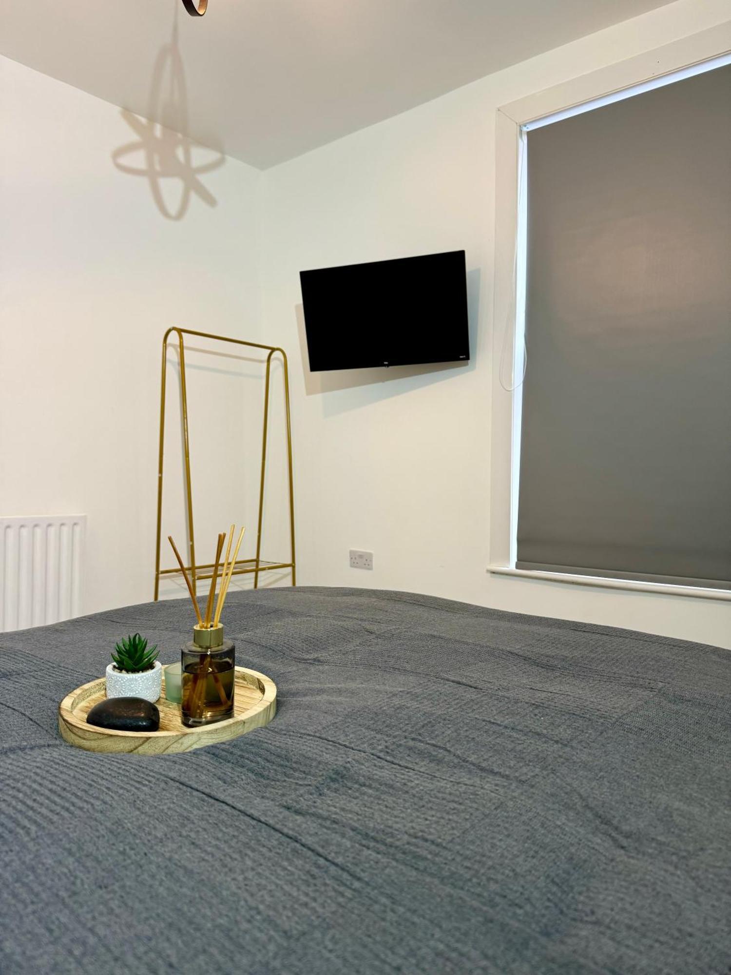 New Unique 4 Bed Families Contractors 靠近唐人街 * Nottingham